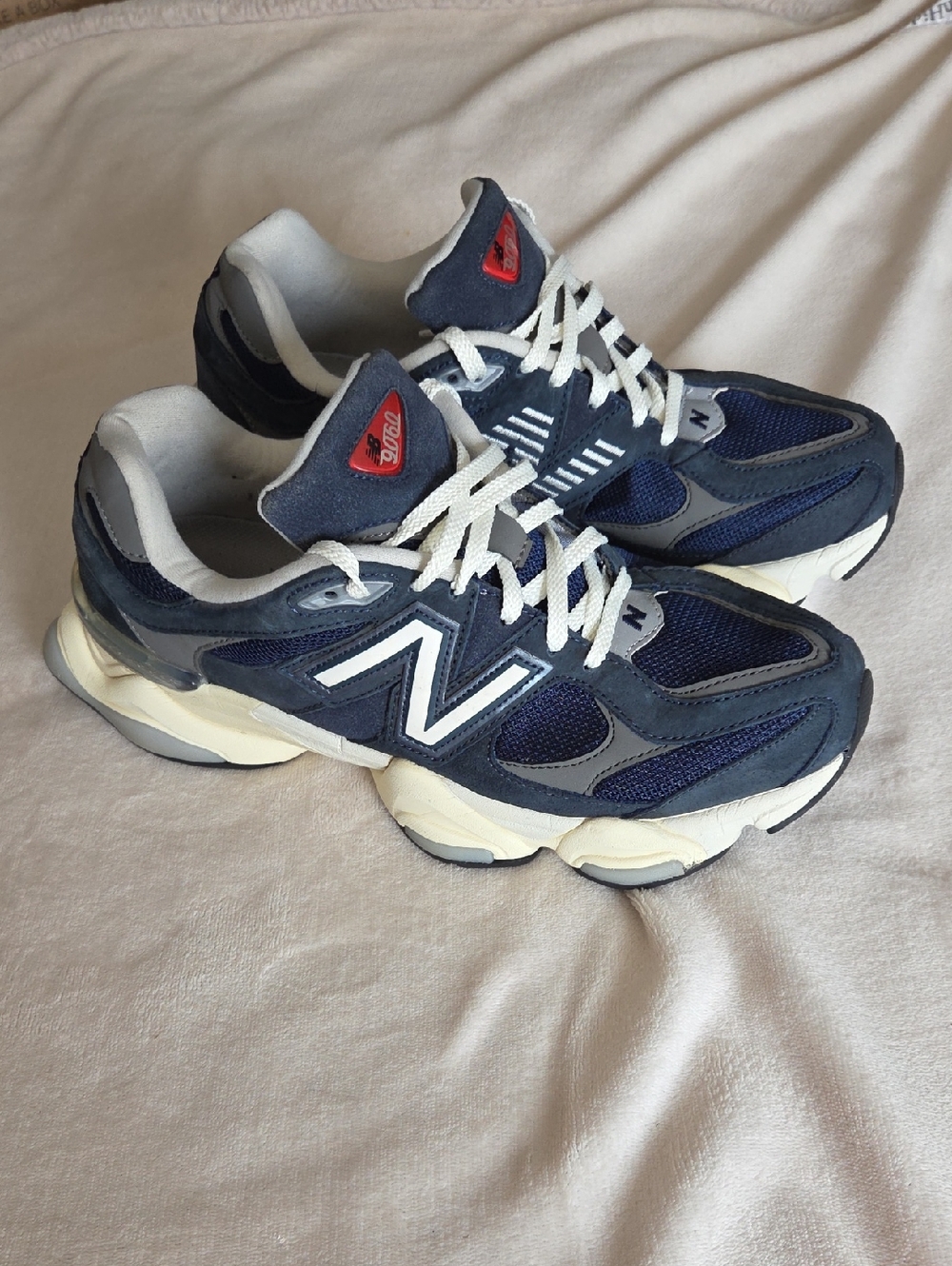 New Balance 9060 Sneakers, Size 10, Blue, White & Cream.